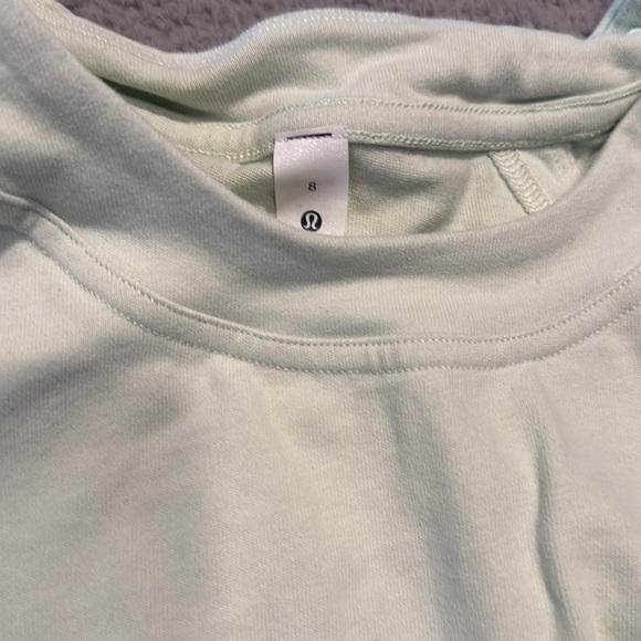 Lululemon Light Green Sleeveless Crop Top size 8 - Picture 3 of 4